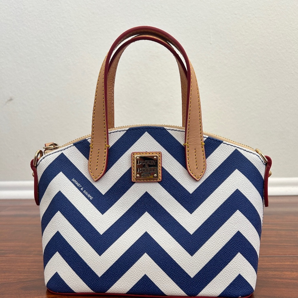 Dooney & Bourke Chevron Ruby - image 3